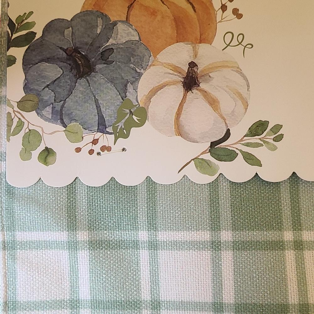 Charming Table Runner - Picture 7 of 8